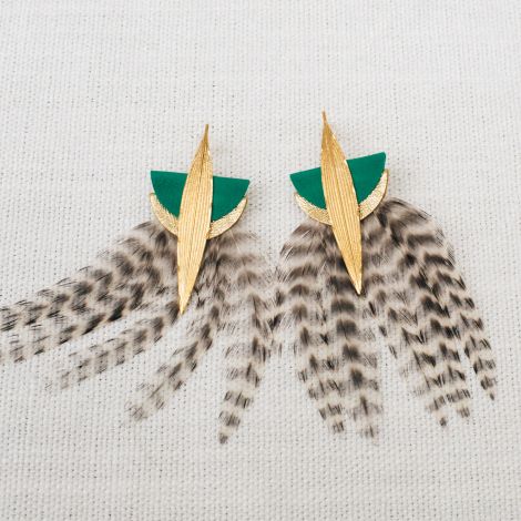 LYRE Green earrings with feather and leather