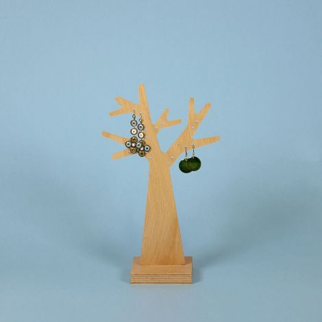The tree with earrings