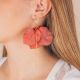 Asymmetrical "Intuitive" hoop earrings Red bougainvillea - Rosekafé