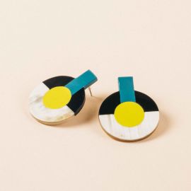 Vestibule earrings in blond horn and tricolor lacquer - 