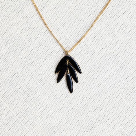 EXOTICA black leaf necklace