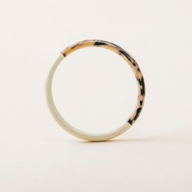 Single bangle in blond horn with ivory lacquer size M - 
