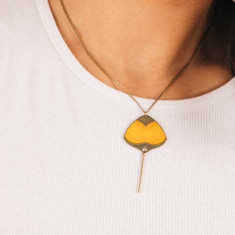 PIVE yellow color short necklace