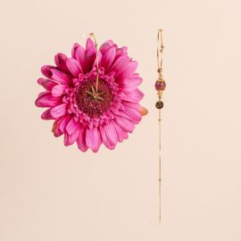 Asymmetrical fuchsia gerbera hoop earrings - Rosekafé