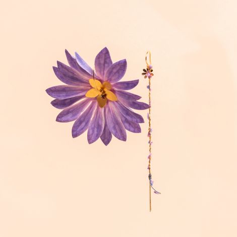 Boucles asymétriques "TESS" fleur tiaré parme